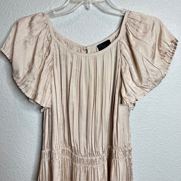 Banana Republic Size 2 Pintuck Champagne Party Dress - Picture 3 of 9